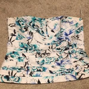 White House/ Black Market Sleeveless Top